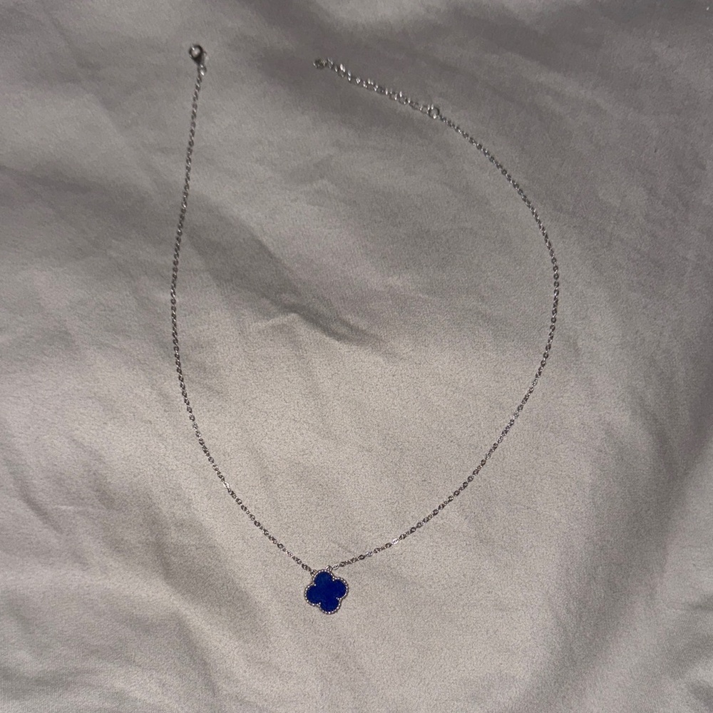 Elegant Silver Necklace with Blue Clover Pendant